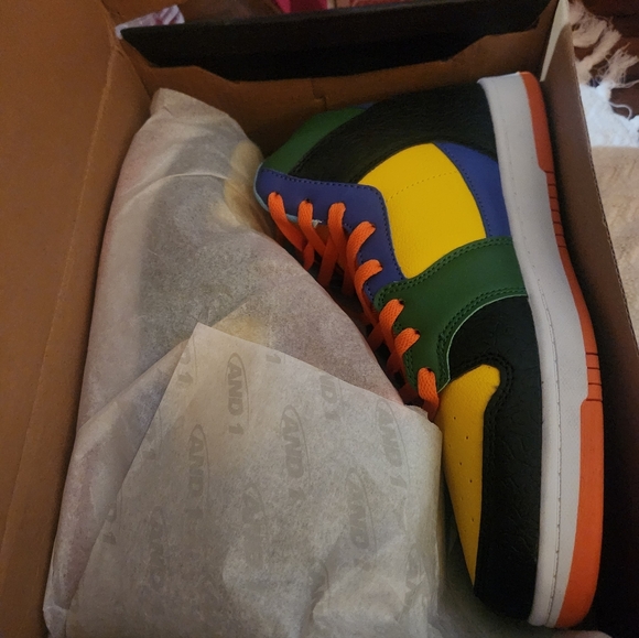 And1 Mid Sneakers. Brand New. Sz 8.5M - Picture 5 of 6